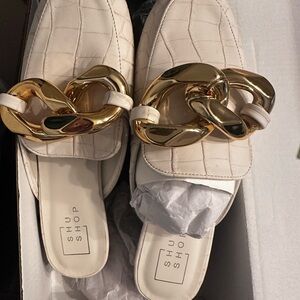 ShuShop Women's Cream Loafers with Gold Accent